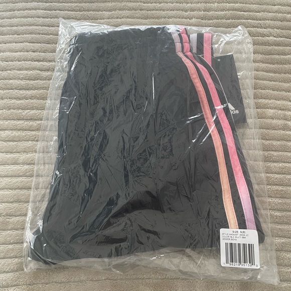 ❌SOLD❌NWT Adidas Boys Game Fade 3 Stripe Fleece Joggers Size S(8) - Picture 2 of 3